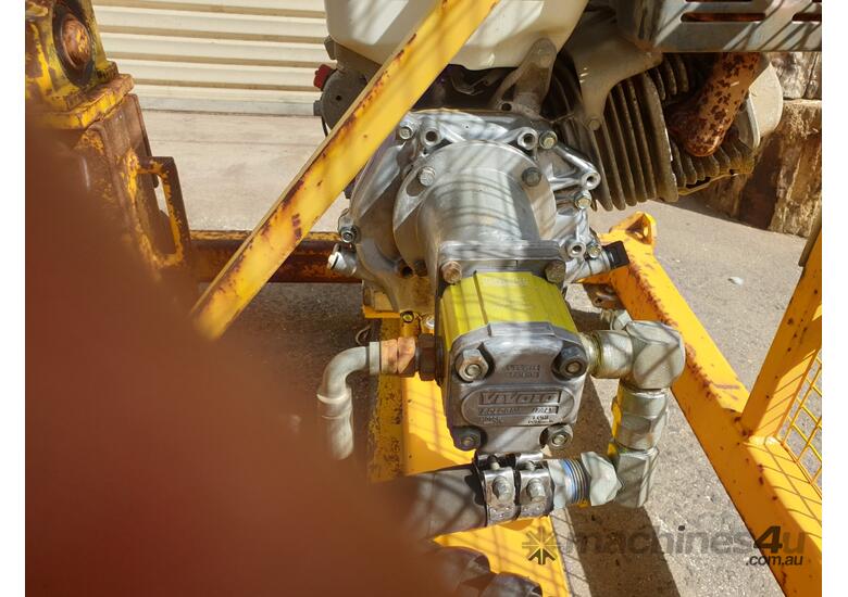 caption 20Kn to 30Kn Bull winch , 11hp honda , skid mount ,