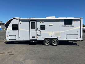 2015 Winnebago - picture2' - Click to enlarge