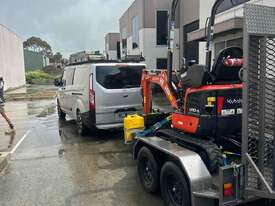 1 tonn excavator with new trailer - picture0' - Click to enlarge