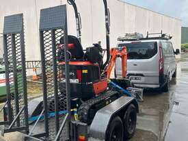 1 tonn excavator with new trailer - picture1' - Click to enlarge