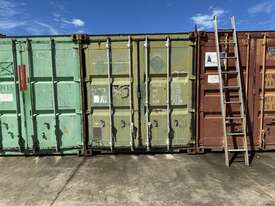 20 Foot Shipping Container inc Contents - picture0' - Click to enlarge