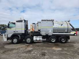 1998 Volvo FH16 Vacuum Truck - picture2' - Click to enlarge