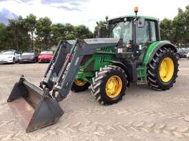 2015 John Deere 6105M Tractor / Loader - picture1' - Click to enlarge