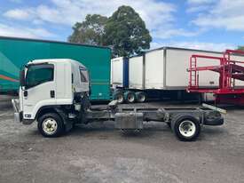 2019 Isuzu FRD 110-260 Cab Chassis - picture2' - Click to enlarge