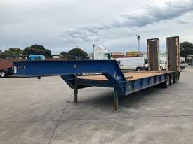 1985 Brentwood BXX34 B/S Tri Axle Float Trailer - picture1' - Click to enlarge