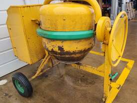 Boscaro 250Lt Petrol Cement Mixer - SOLD PENDING - picture0' - Click to enlarge