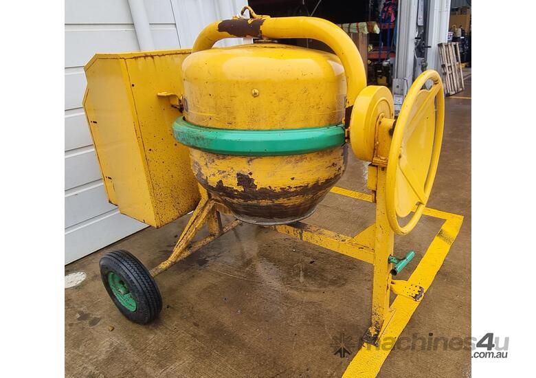 caption Boscaro 250Lt Petrol Cement Mixer - SOLD PENDING