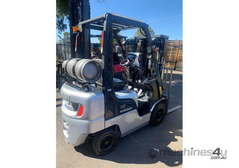 caption NISSAN 1.8T CONTAINER FORKLIFT L01A18JU
