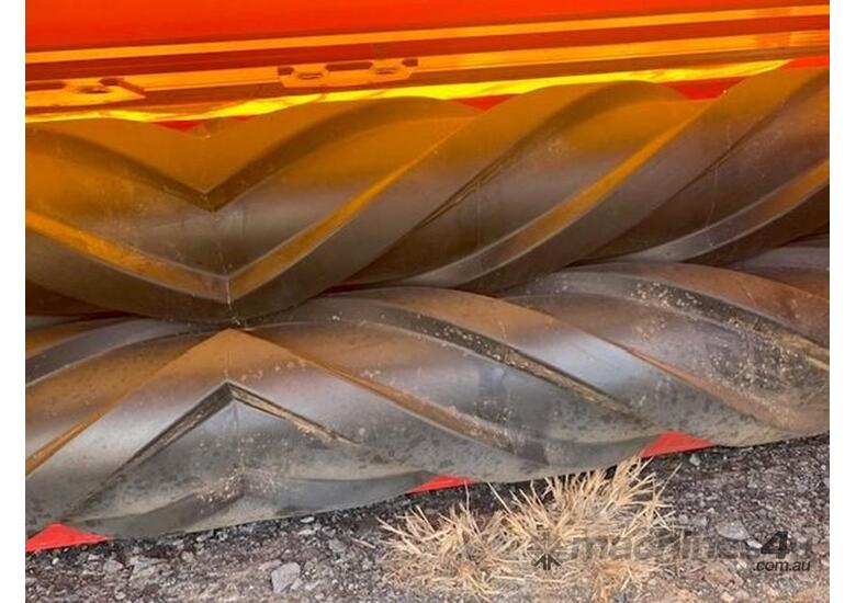 caption Poettinger Novacat 302 3PL Mower Conditioner