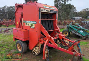 (8658) John Shearer/Gehl Round Baler (Carisbrook, VIC)