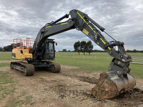 2022 Volvo EC220DL Excavator (Steel Tracked)