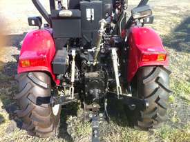 25 HP 4WD Tractor - picture1' - Click to enlarge