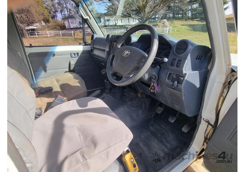 caption Toyota Landcruiser Workmate Manual 4x4 2010