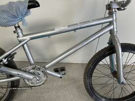 GT Silver BMX Bike (Police Lost & Stolen) - picture2' - Click to enlarge