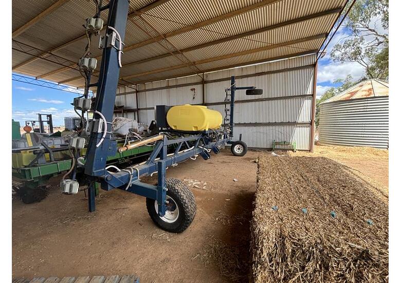 caption HAYES 3PL WEEDSEEKER SPRAYER