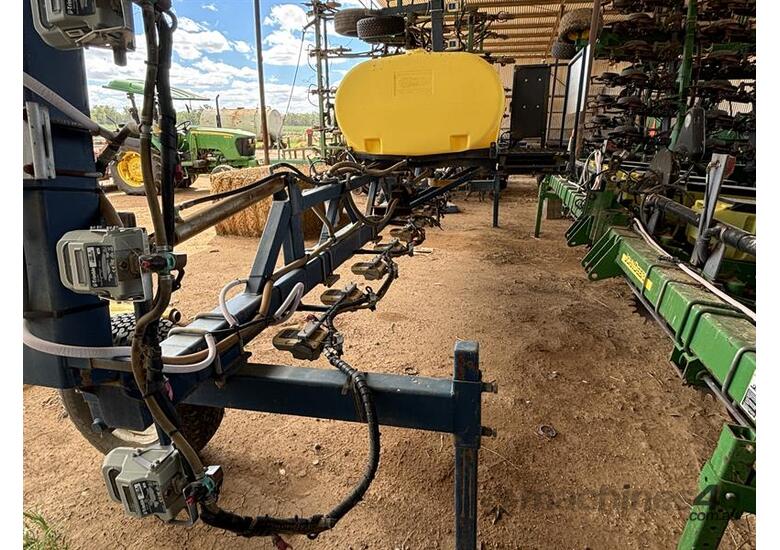 caption HAYES 3PL WEEDSEEKER SPRAYER
