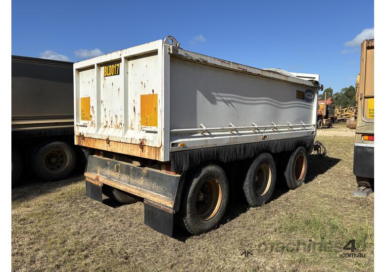 1981 Shepherd Pig Tri-Axle