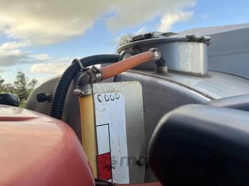 2011 Case 4420 Sprayers