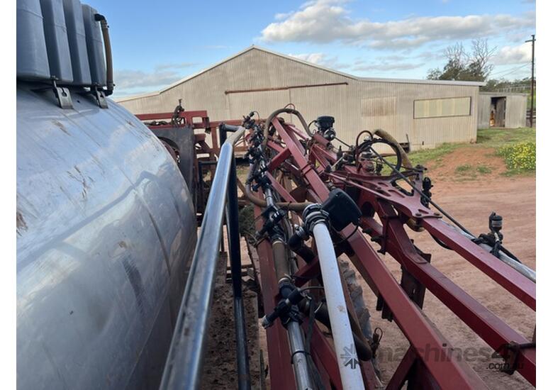 2011 Case 4420 Sprayers