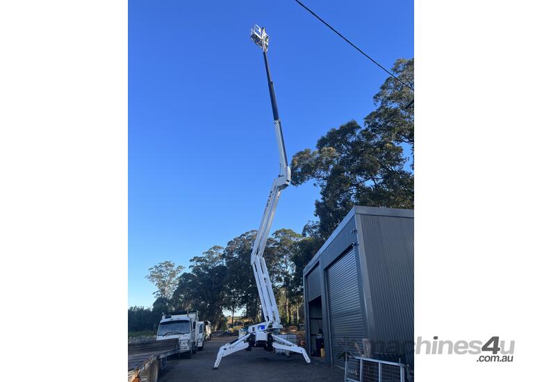 caption Monitor 27.14 spider lift & trailer package