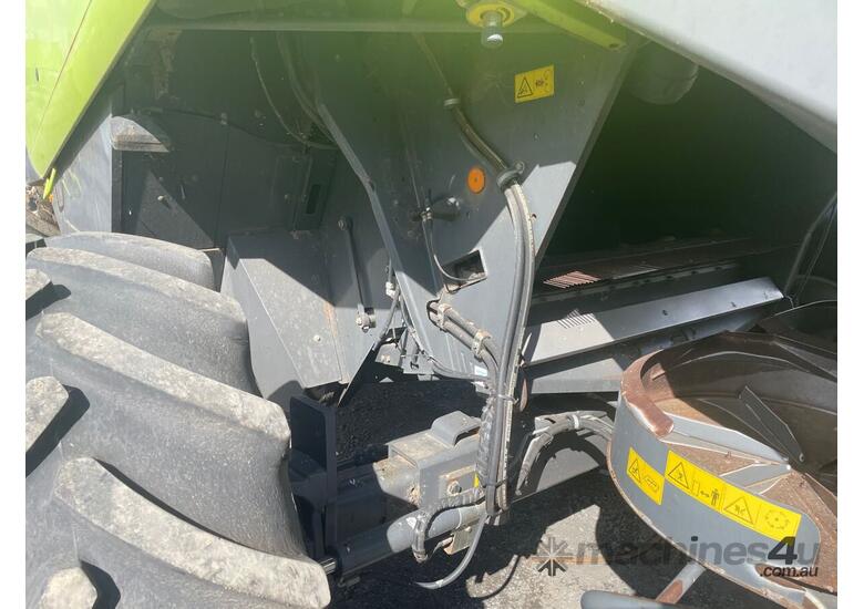 caption 2009 Claas Lexion 580R Harvester