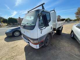 2001 Mitsubishi Canter Cab Chassis - picture2' - Click to enlarge