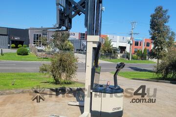 Crown Walkie Stacker Reach Forklift Model WR3000TL126 lifting capacity 1.5 T lifting height 3.2m