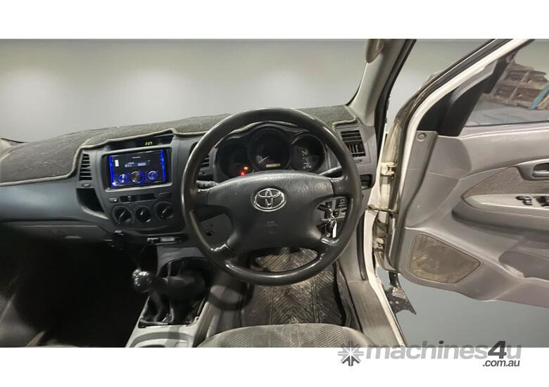 caption 2008 Toyota Hilux SR (4x4) Diesel Dual Cab Ute (MY05)