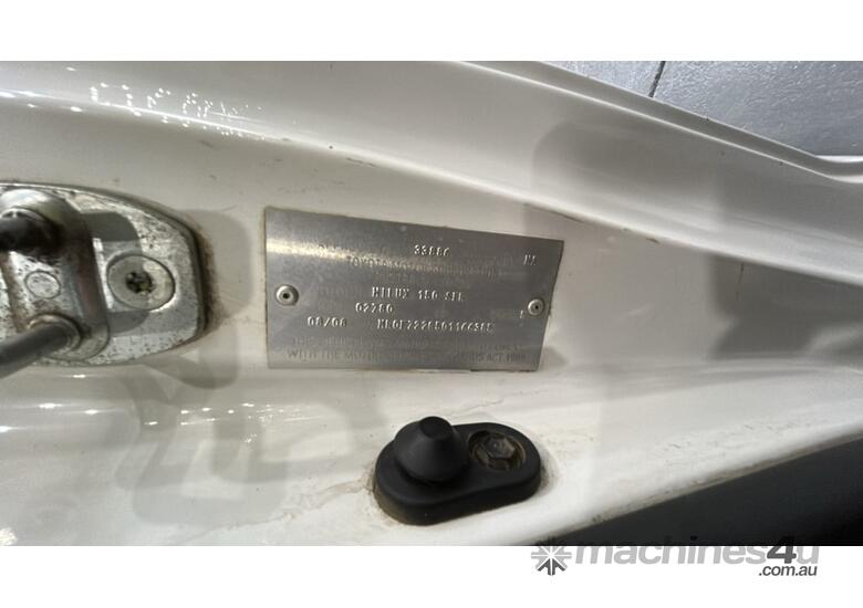 caption 2008 Toyota Hilux SR (4x4) Diesel Dual Cab Ute (MY05)