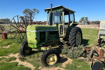 John Deere   3130 Tractor