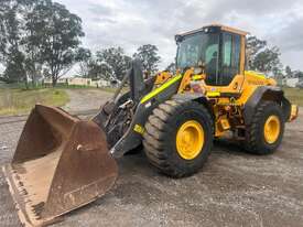 2016 Volvo L120f - picture1' - Click to enlarge