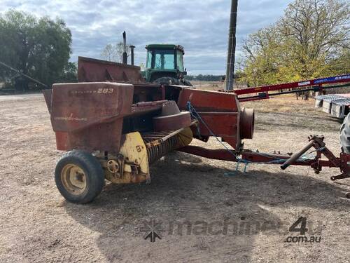 caption New Holland Hayliner 283