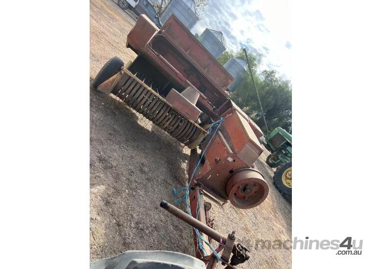 caption New Holland Hayliner 283