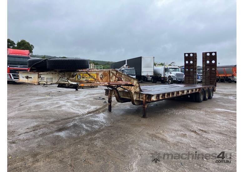 1989 Lusty Allison Tri Axle Low Loader