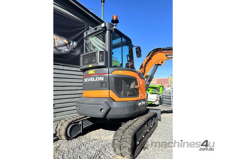 Develon Excavator DX-35 with Cabin & Tilting Quick Hitch