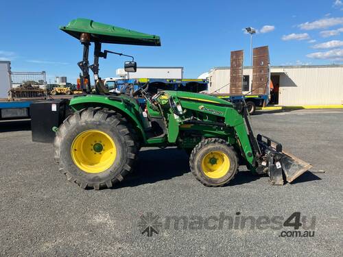 caption John Deere 4WD Tractor