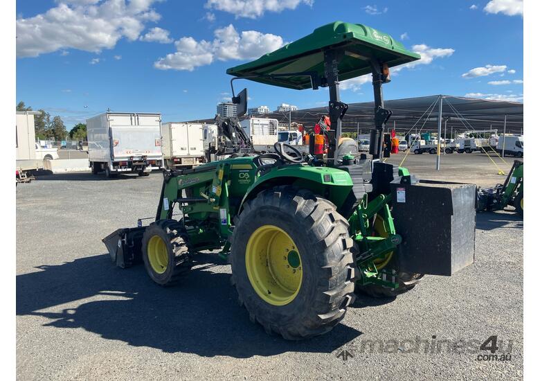 caption John Deere 4WD Tractor