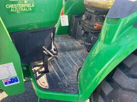 John Deere 4WD Tractor - picture2' - Click to enlarge
