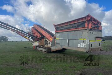 Heavy-Duty Sandvik QA331 Double Deck Screen Low Hours, New Belt