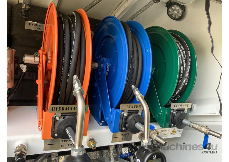 Isuzu FTS 139-260 Service Body Truck