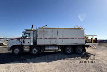 2011 Mack CMM 8x4 Rigid Service Truck
