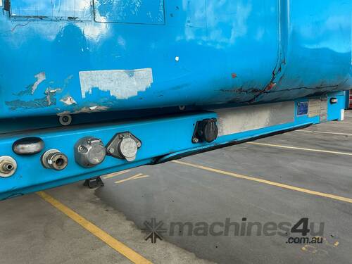 caption 2007 Maxitrans ST3 Tri Axle Drop Deck Curtainside A Trailer