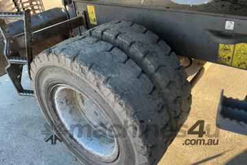 2015 Terex MHL 250 Material Handler