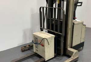 Crown 30WRTL102 Ped Op Batt Elec Walkie Reach Forklift (No Licence)