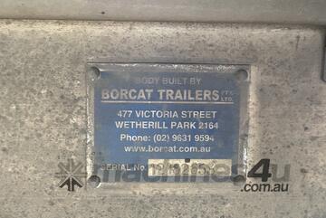 2016 Mack Trident CMHR 6x4 Tipper w/2016 Borcat Quad Dog Tipper Trailer (Auto)