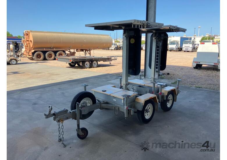 2017 Data Signs Single Axle Traffic Light Trailer Combination
