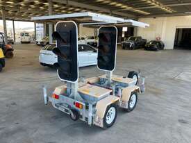 2017 Data Signs Single Axle Traffic Light Trailer Combination - picture2' - Click to enlarge