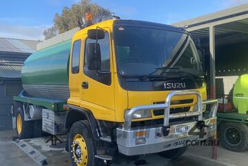 Vacuum Truck Isuzu 9000lt Vacuum Tanker