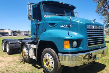 Mack CH668 Metro-Liner 8x4 Automatic Cab/Chassis Truck.