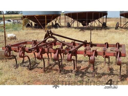 Massey Ferguson 128 Scarifier